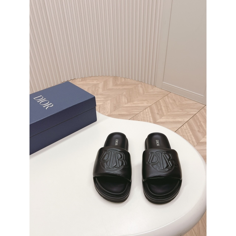 ch**an D*or slippers